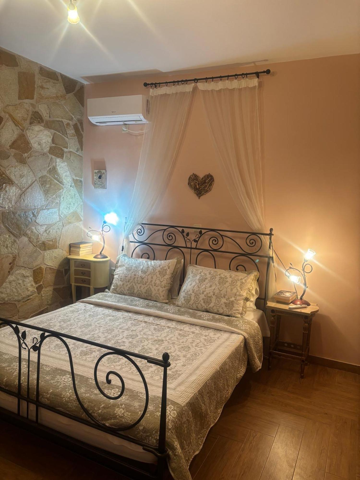 “Villa Othon-Leni” Demoniász-part Kültér fotó
